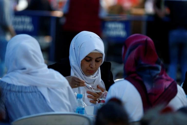 Στο «χείλος του γκρεμού» η τουρκική οικονομία: Ραγδαία πτώση της λίρας – Στο 15% το δεκαετές ομόλογο!